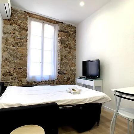 Renovated Ac - Wifi - 2-4pers - Center Rue Close Apartment