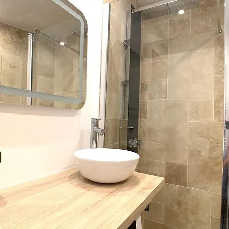 Apartment Renovated Ac - Wifi - 2-4pers - Center Rue Close Antibes